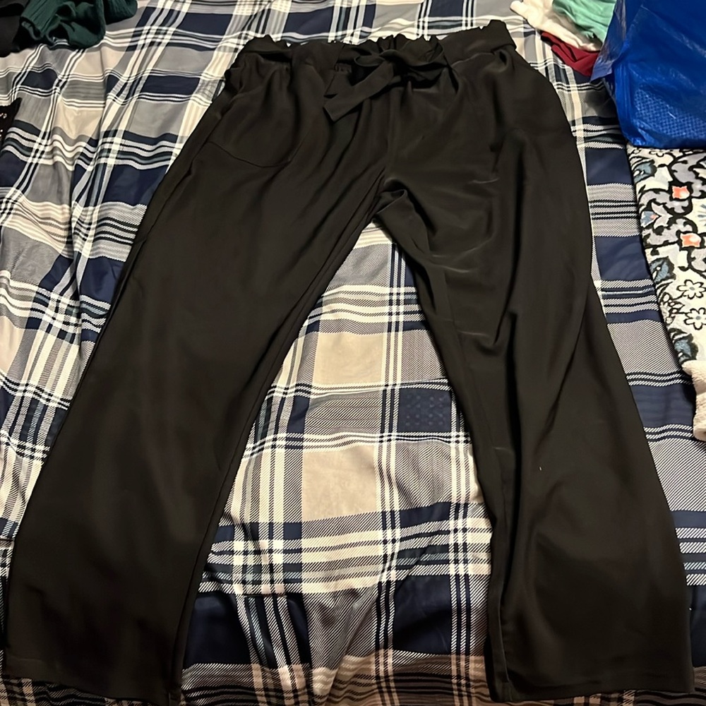 Black womens pants.  Never worn